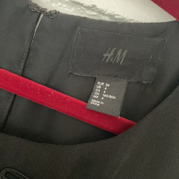 Beautiful little black dress. Perfect for any occasion. - Picture 4 of 6